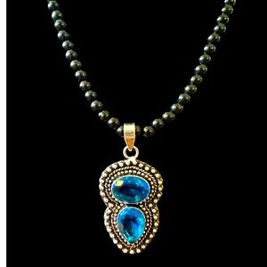 Blue Topaz Gemstone on Faux Black Pearl Pendant Handcrafted 925 Necklace